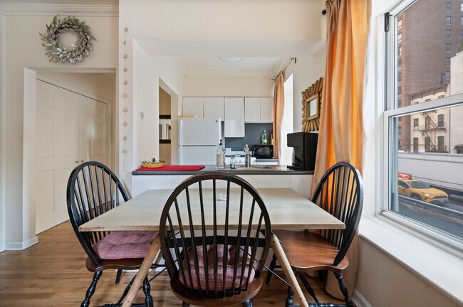 Foto del edificio - 221 E 50th St