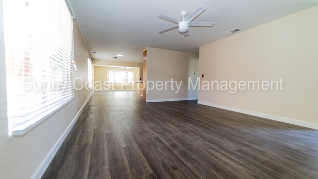 Building Photo - 10331 Escadera Dr