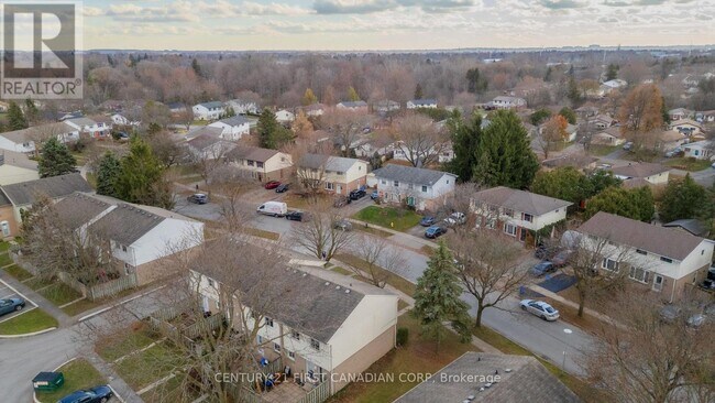 Photo du bâtiment - 1775 Culver Dr