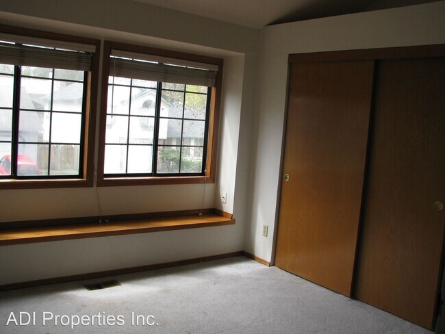 Building Photo - 3 br, 2.5 bath House - 16629 NW Charlais St.