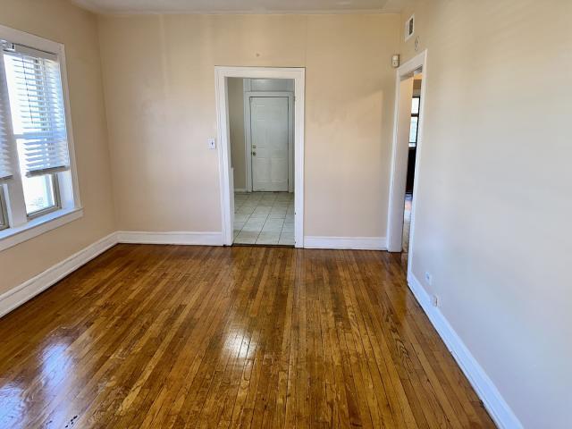 Foto del edificio - 2 bedroom in Chicago IL 60619
