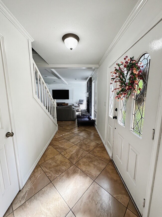 Building Photo - 3934 Cypress Lake Dr