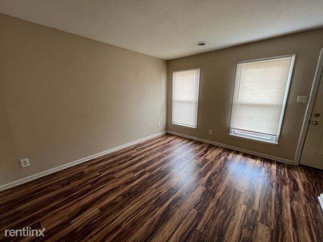 Foto del edificio - 2 br, 1.5 bath House - 424 Homestead St Apt D