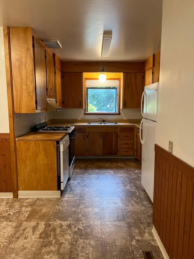 1130 Villa Way Unit 1130, Arcata, CA 95521 Room for Rent in Arcata