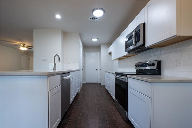 Building Photo - 1226 Dearborn Dr