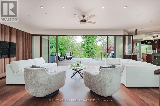 Building Photo - 89 Kingsway Crescent