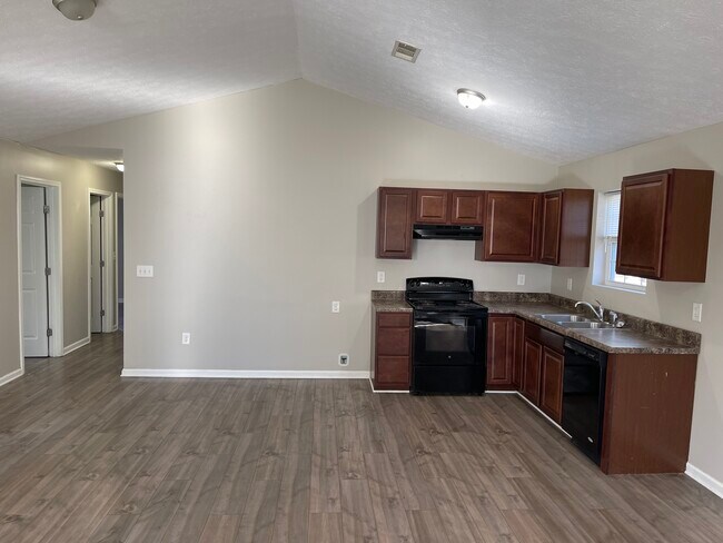 Building Photo - 372 Overlook Dr