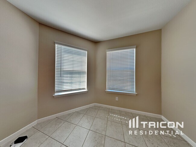 Building Photo - 805 Painted Bison Dr