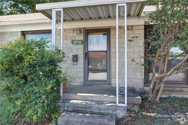 Building Photo - 6950 Hillcrest Ave