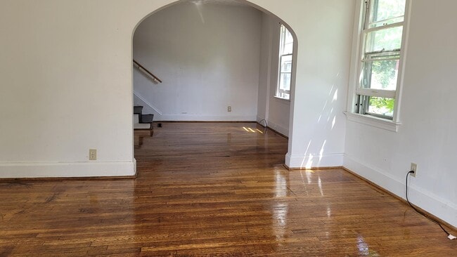 Building Photo - 628 S Rockhill Ave