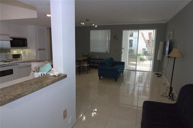 Foto del edificio - 3225 NE 184th St