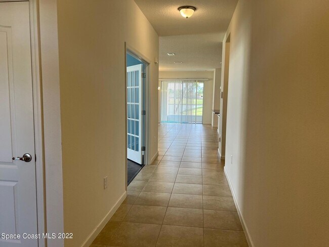 Foto del edificio - 728 Remington Green Dr SE