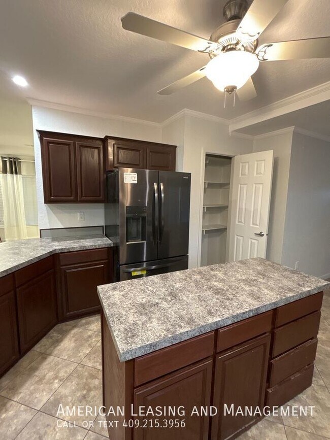 Foto del edificio - *HOLIDAY SPECIAL!* $100 OFF First Full Mon...