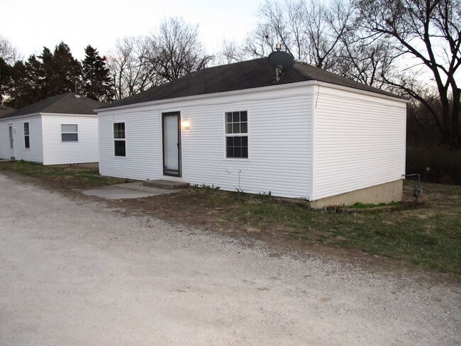 Foto del edificio - 10705 Hickman Mills Dr