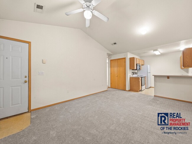 Foto del edificio - 2 Bed, 2 Bath Condo Near CSU- $500 OFF 1st...