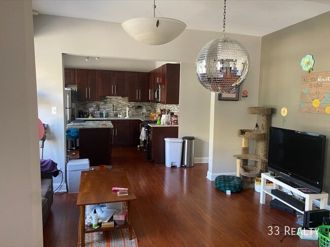 Building Photo - Spacious 2 bedroom apartment in Edgewater ...