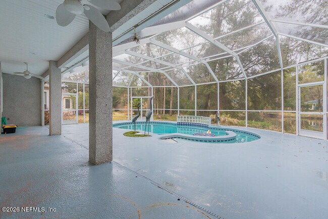 Foto del edificio - 5466 River Trail Rd N