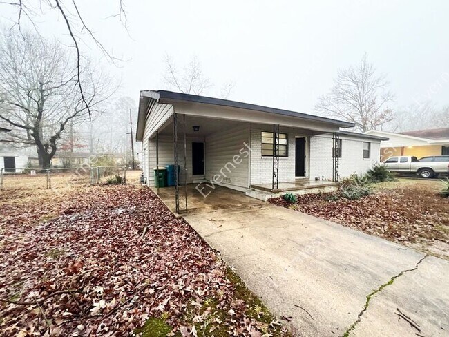 Foto del edificio - 7809 Bradley Dr