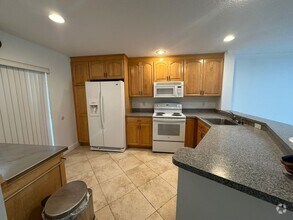 Building Photo - 7630 Lago Del Mar Dr