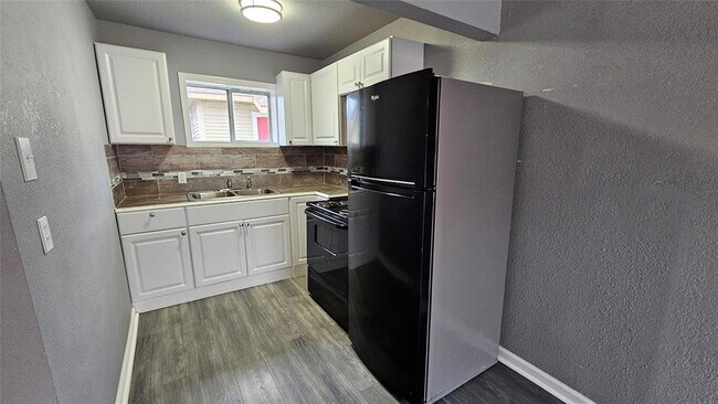 Foto del edificio - 6204 Shadyview St