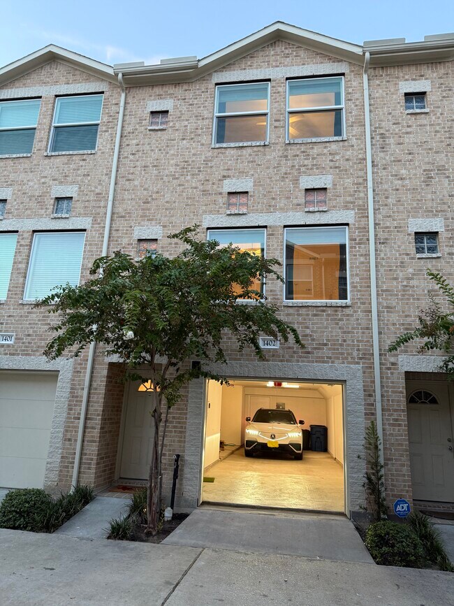 Foto del edificio - 8705 Bryam