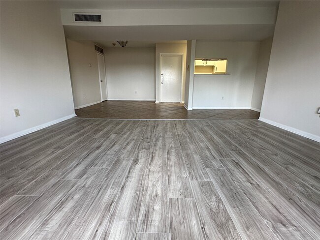 Building Photo - 8421 Hearth Dr