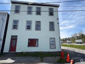 Building Photo - 25 Meadow St