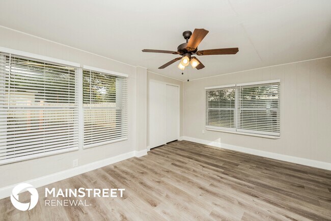 Building Photo - 214 Poinciana Cir