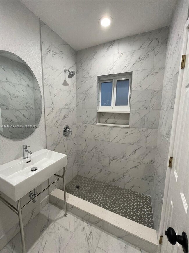 Foto del edificio - 2315 Taylor St