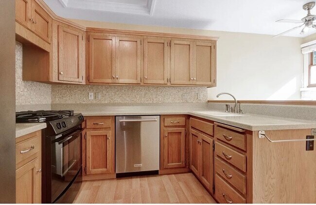 Building Photo - 15252 Boones Way