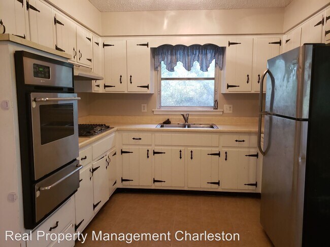 Building Photo - 4 br, 2 bath House - 658 Highwood Circle