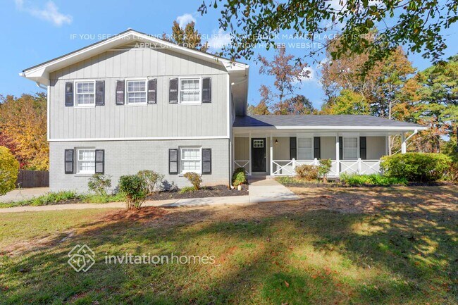 Foto del edificio - 2180 Pinewood Dr