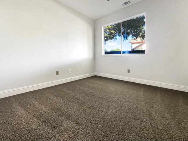 Foto del edificio - 8977 Carlisle Ave