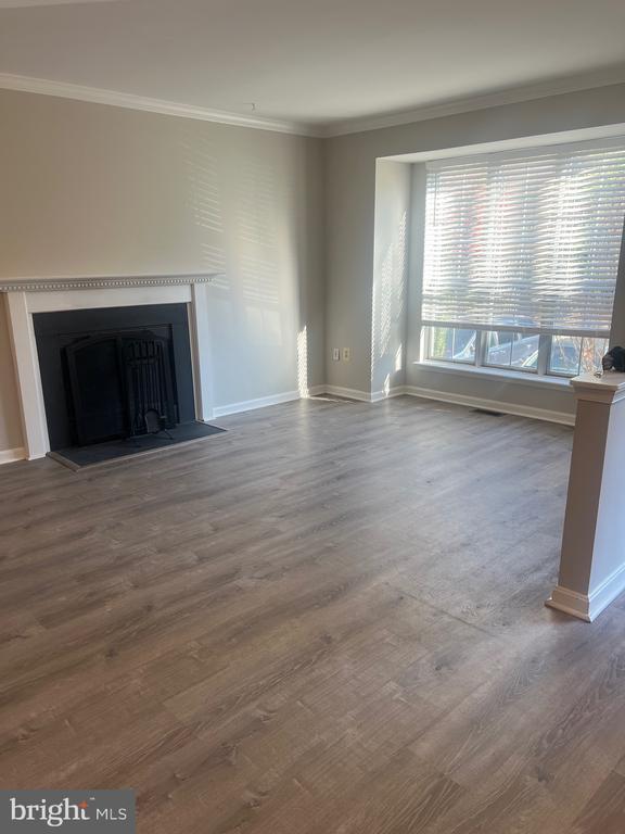 Foto del edificio - 210 High Timber Ct