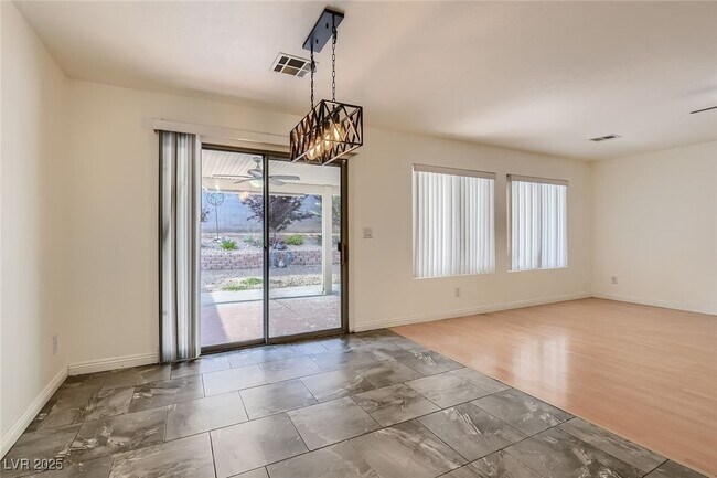 Foto del edificio - 9577 Brooks Lake Ave