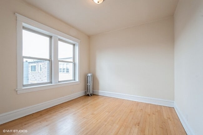 Building Photo - 4248 N Lamon Ave