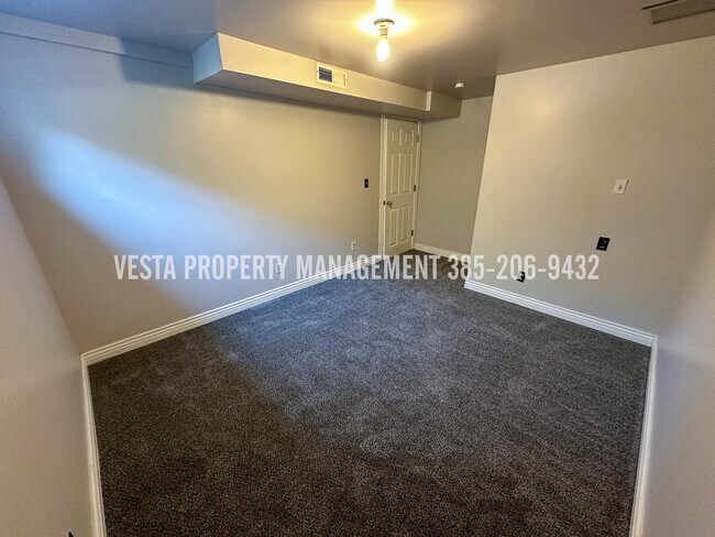 Building Photo - 2587 W 4400 S