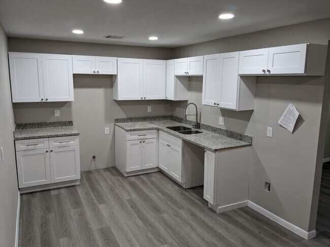 Foto del edificio - 514 Corydon Dr