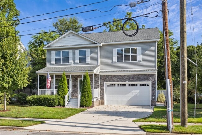 Building Photo - 138 Meredith St