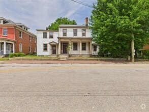 Building Photo - 709 High St