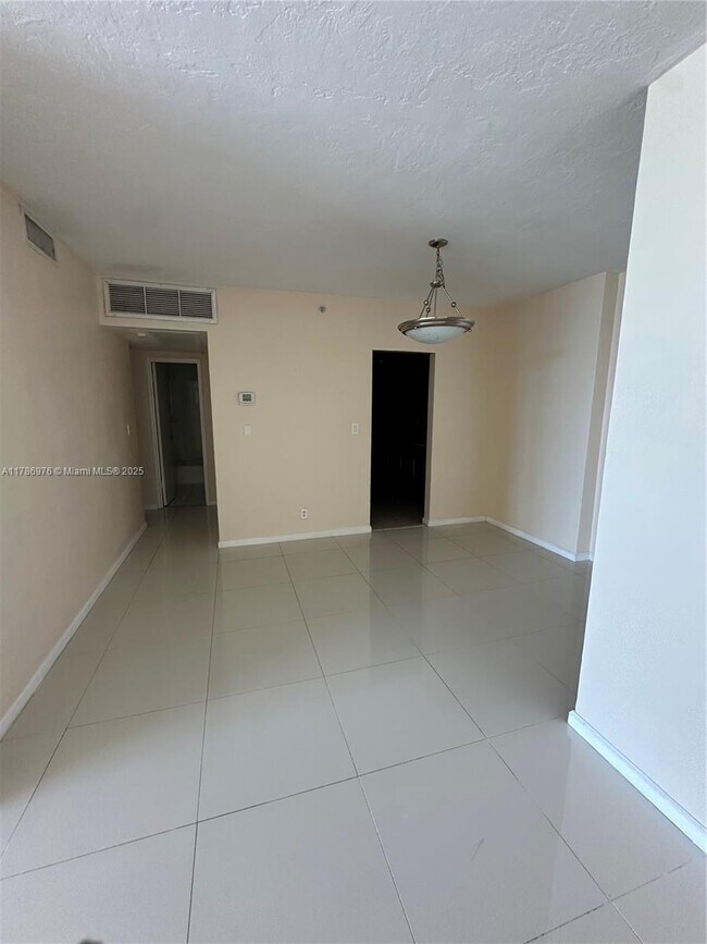 Building Photo - 3001 S Ocean Dr