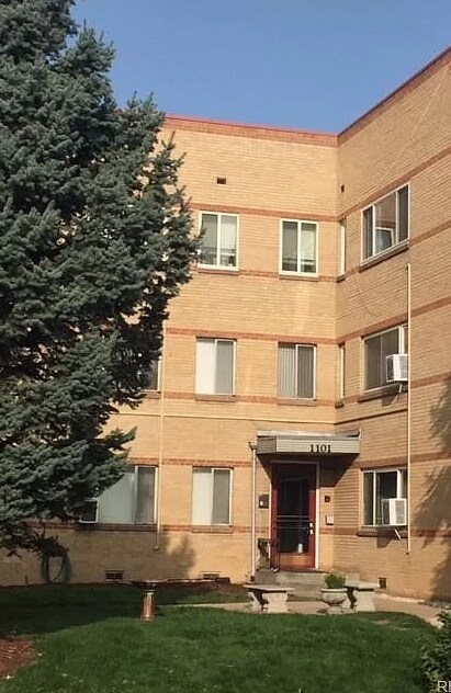 Building Photo - 1101 S Bellaire St