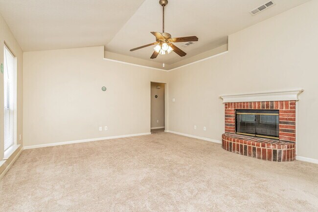 Foto del edificio - 6329 Glen Knoll Dr