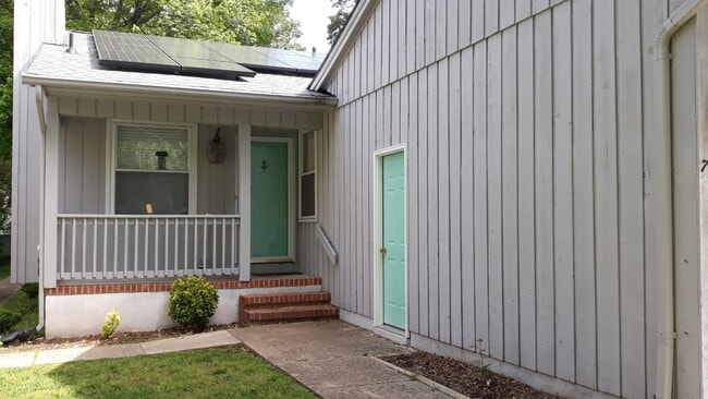 Building Photo - 759 Trenton Ave