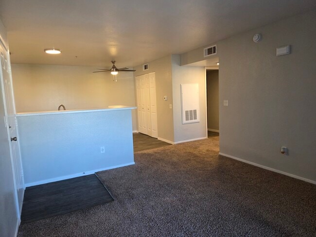 Lily Upstairs - Living room facing the kitchen/dining room/hall - Bella Fiore