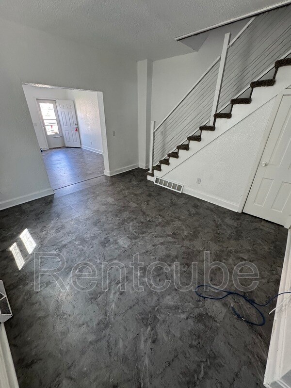 Foto del edificio - 1702 Rhomberg Ave