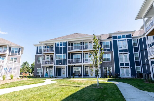 Building Photo - 380 Beacon Light Cir