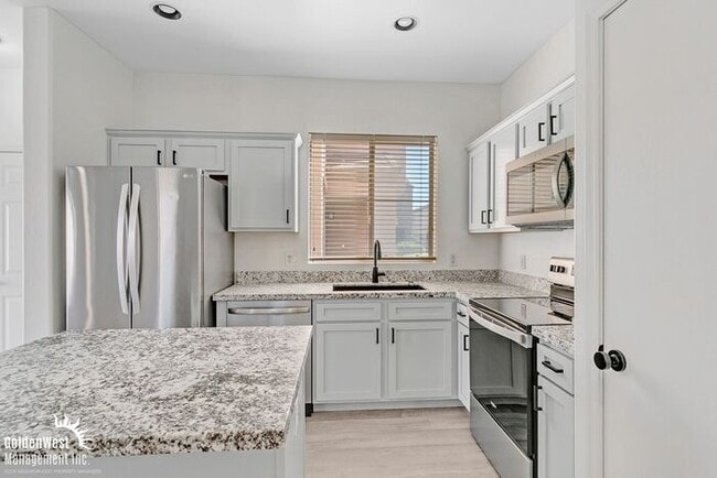 Building Photo - Stunning 3Bdm 2.5Ba Home in Prime North Phoenix Location!