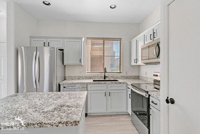 Foto del edificio - Stunning 3Bdm 2.5Ba Home in Prime North Phoenix Location!