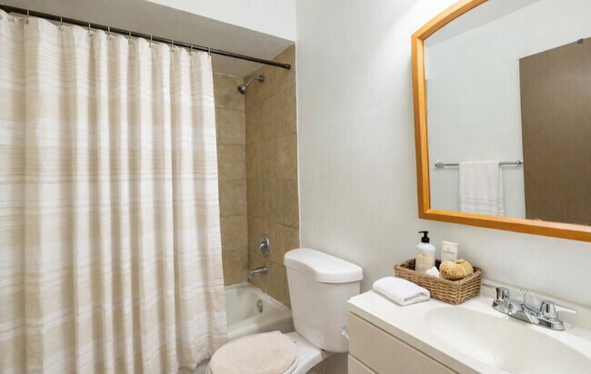 Foto del edificio - 4860 Creek View Rd